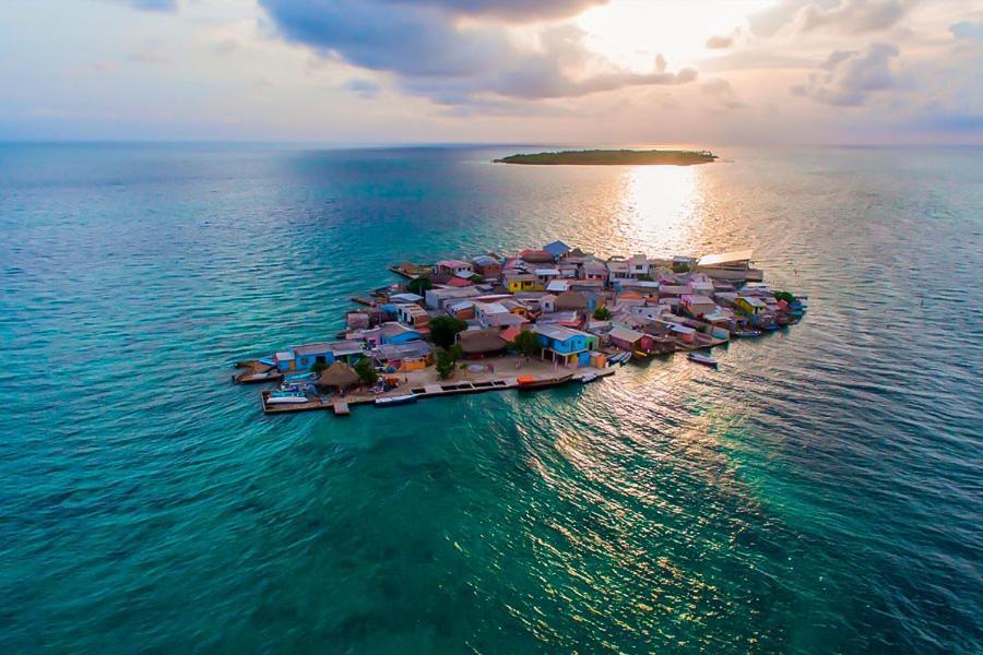 Puerto Caracol Isla Mucura Hotel Exterior photo